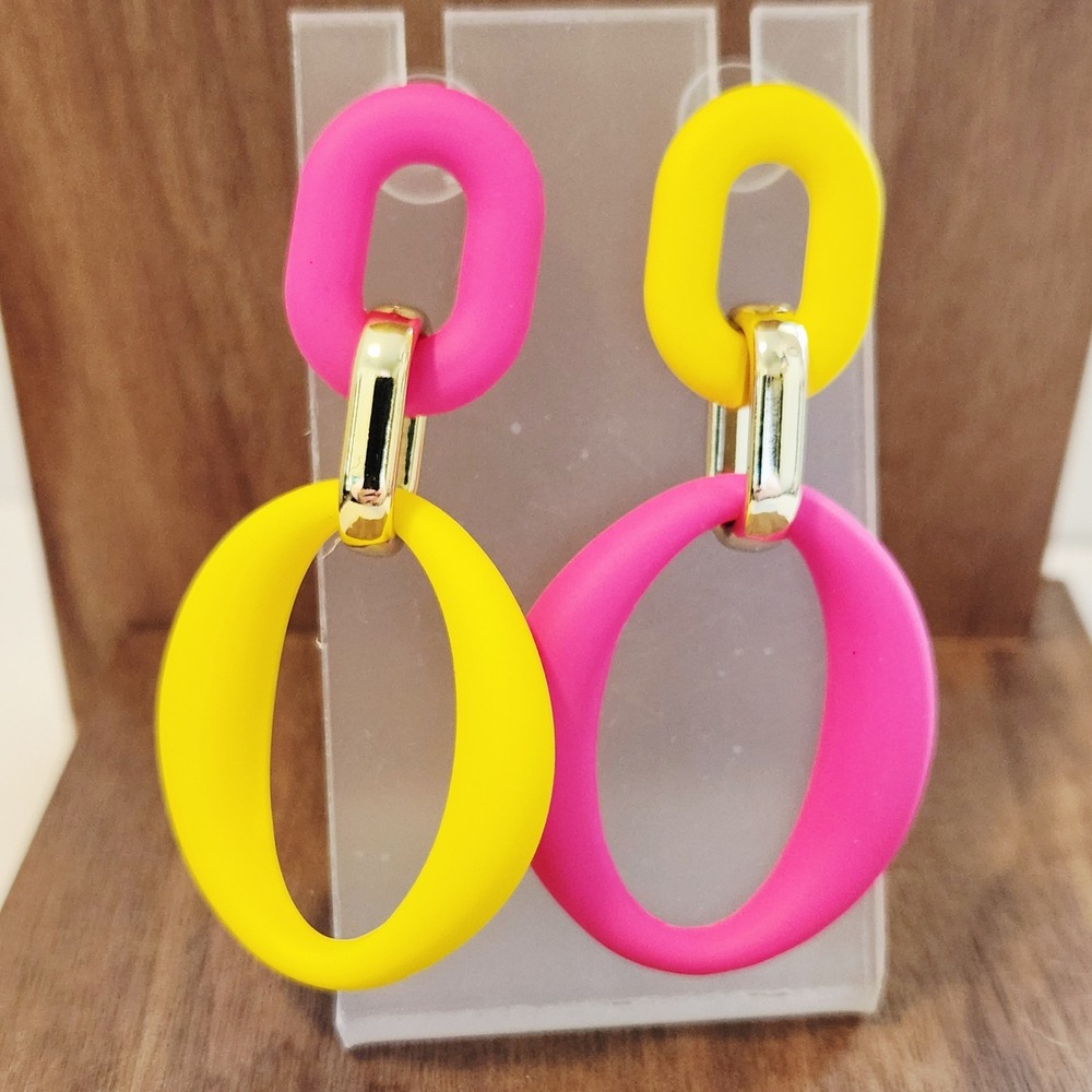 Neon Pink and Yellow Matte Resin Oval Link Drop Earrings Gold Tone Retro Dangle